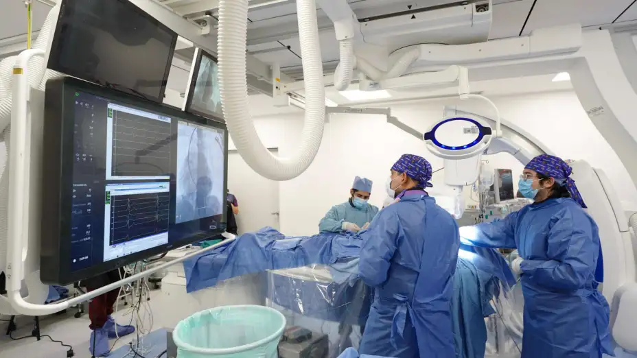 Equipo especializado para arritmias cardiacas en el IMSS.