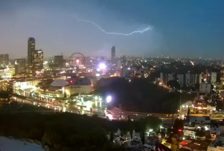 fuerte tormenta eléctrica Puebla video