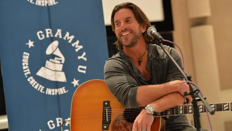 Muere Brett James, compositor de Taylor Swift y ganador del Grammy, en accidente aéreo