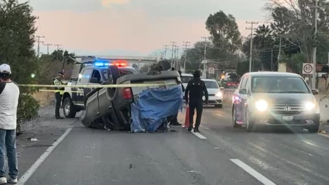 Volcadura camioneta de trabajadores carretera Celaya-Salvatierra lunes 10 febrero 2026.png