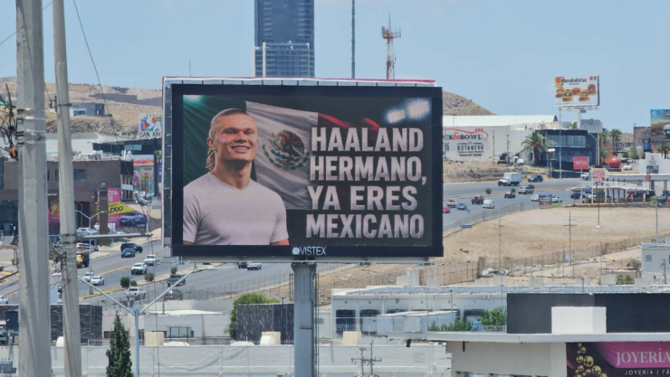 Tráiler intenta ganarle al paso del tren y termina embestido en Pecos, Texas un impactante accidente que deja dudas sobre posibles heridos. - 2026-07-09T122005.778.png