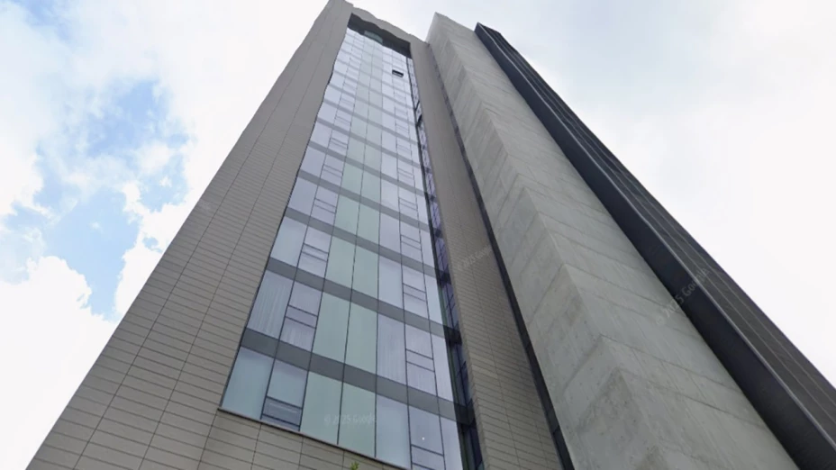 Empleada doméstica muere al caer del sexto piso de la Torre Alpino