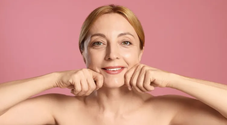 masajes faciales para mujeres de 50 a 60 años