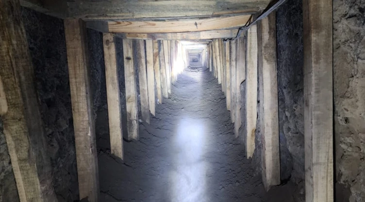 El huachitúnel se encontraba al interior de un domicilio en Acolman, Edomex.