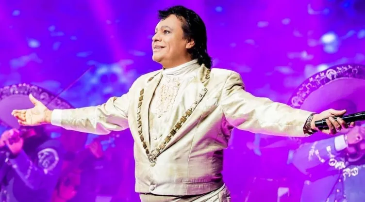 Joaquín Muñoz explota contra las personas que hacen homenajes a Juan Gabriel.