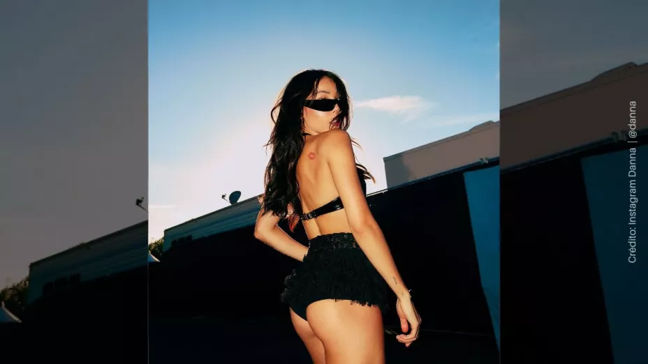 Danna con lentes.jpg