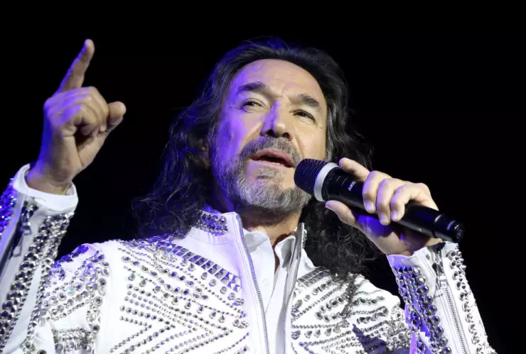 Marco Antonio Solís, “El Buki”, invitó a sus seguidores y a la población en general a acudir para recibir una vacuna contra la COVID-19.