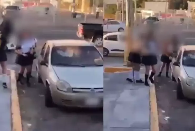 Alumnas apedrean auto en Culiacan.jpg