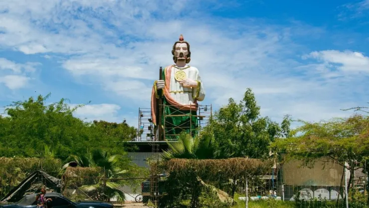 Estatua gigante de San Judas Tadeo