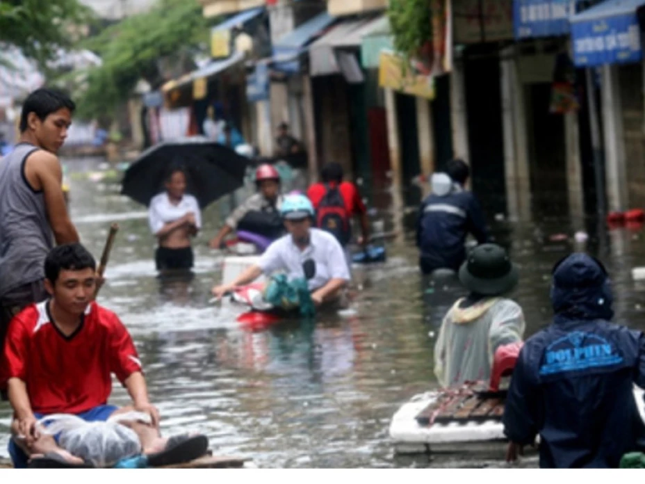Tifón Lan, inundaciones Japón
