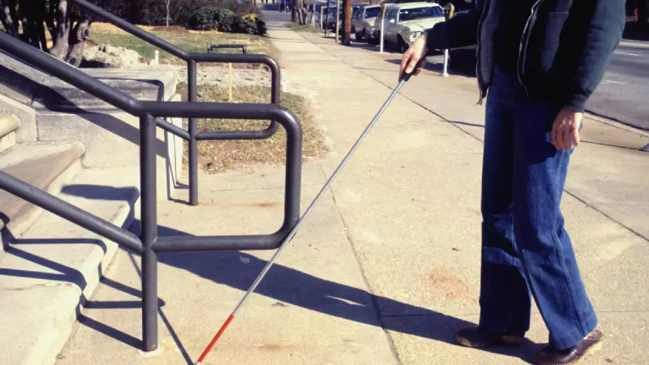 Anciano vivía dentro de una cueva en India; afirma tener casi 200 AÑOS