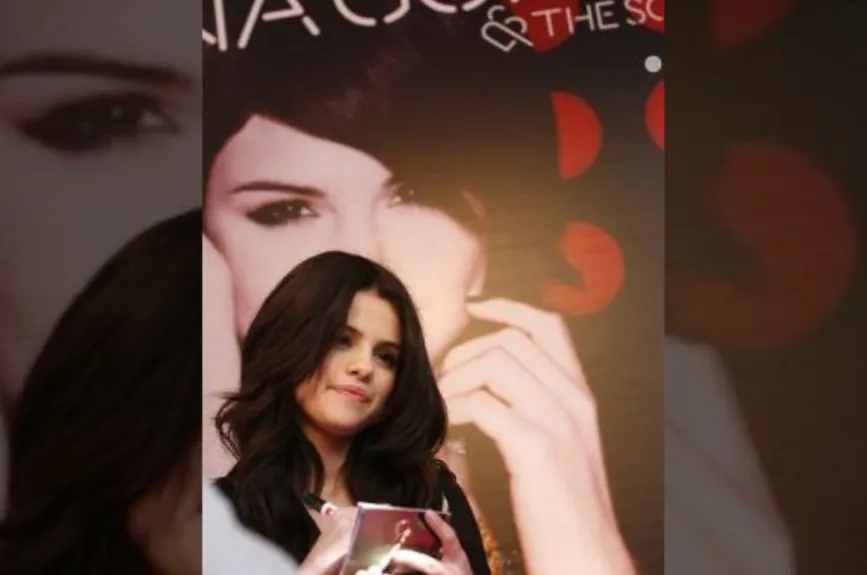Selena adoptara (14).jpg