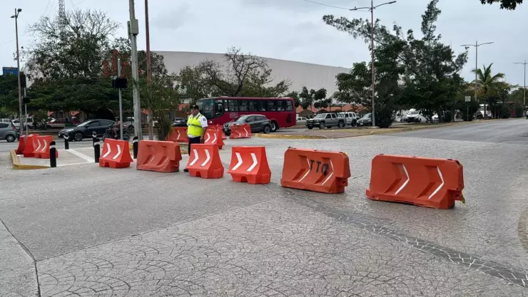 Cierre de calles en Cancún hoy 26 de marzo_ Bloquean circulación en la avenida Tulum.jpg