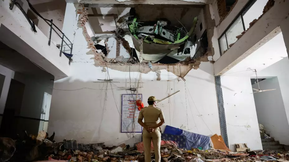 FOTOS_ Así es la escuela en la que se estrelló el avión de Air India