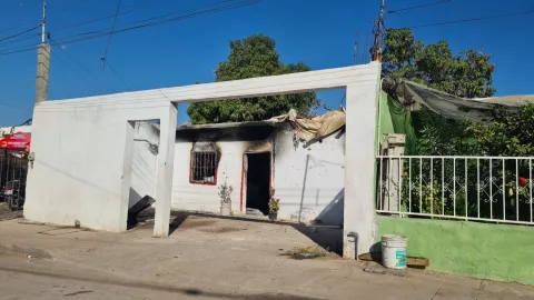 Queman y balean casa de Karla Esther, mujer levantada en la colonia Amistad en Culiacán .jpg