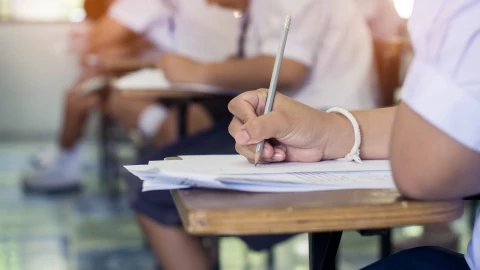 El proyecto de ley que cambiaría todo en las escuelas de Illinois.