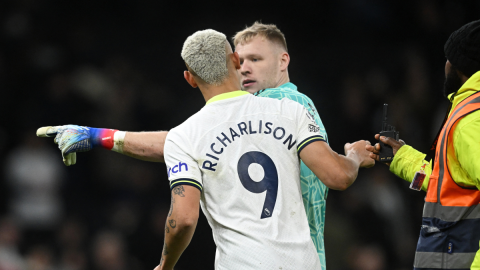 Richarlison y Aaron Ramsdale