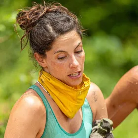 Andrea Martí sufre tremendo accidente durante Juego por la Recompensa en Survivor México Héroes y Villanos.