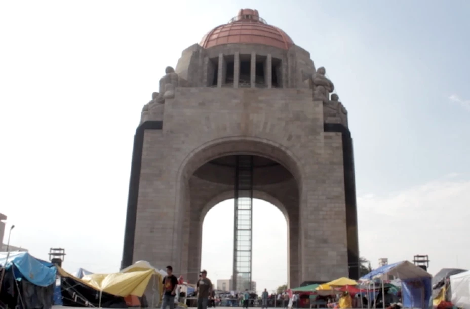 El 13 de noviembre se cumplen 2 meses desde la instalación de los maestros en el Monumento a la Revolución