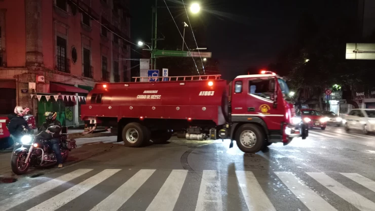 fuerte-incendio-consume-bodegas-colonia-centro-cdmx