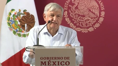 Presidente AMLO promete concluir dos presas en Sinaloa