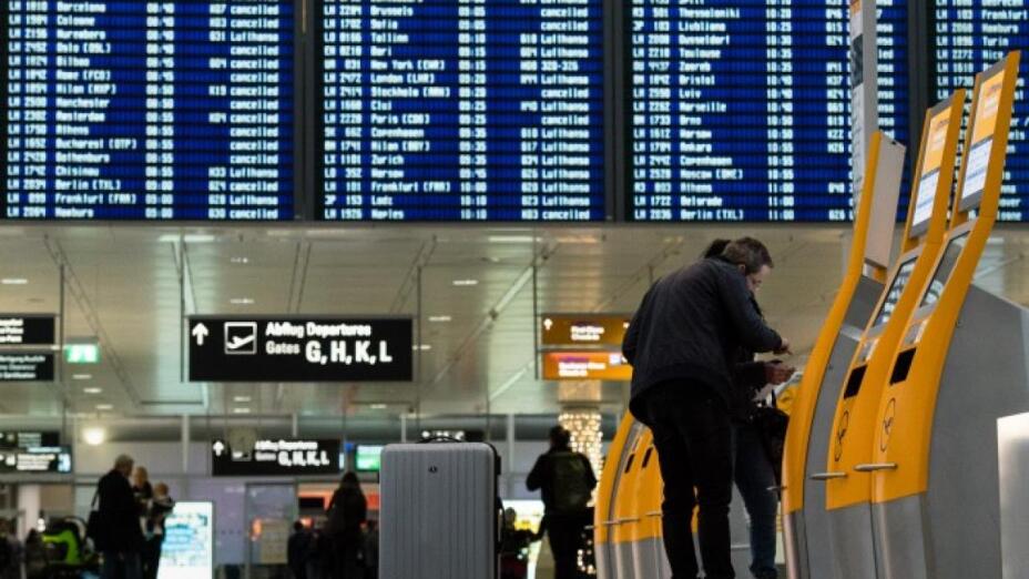 La razón por la que EUA cancela y retrasa más de 40 mil vuelos