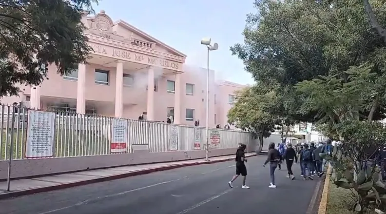 Protesta estudiantes Michoacán heridos