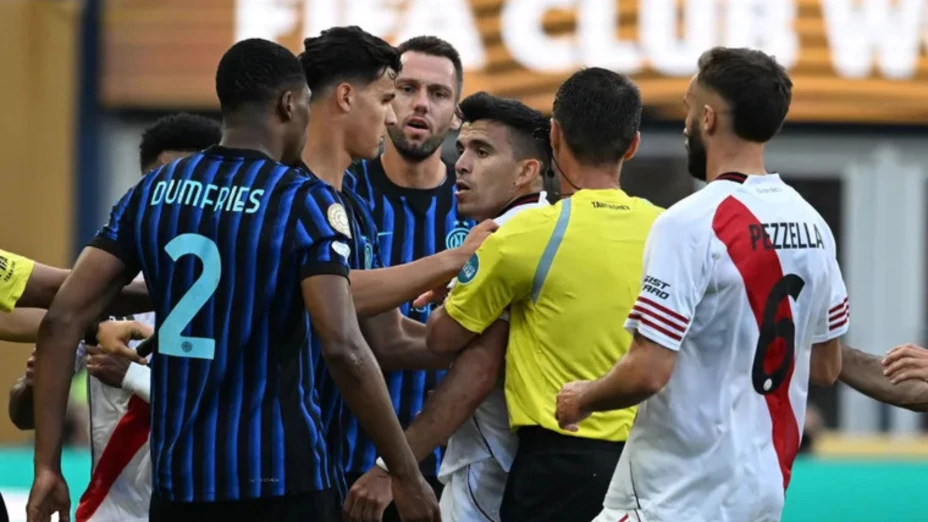 Marcos Acuña y su pelea con Dumfries en el Mundial de Clubes