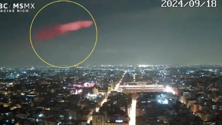VIDEO_ Captan extraño objeto volando cerca de la Torre Latino.jpg