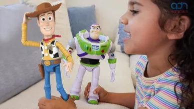  Buzz Lightyear y Woody 