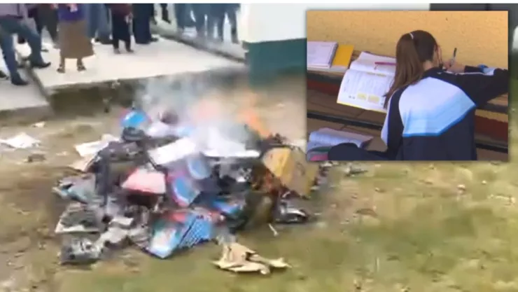 Libros de texto quemados