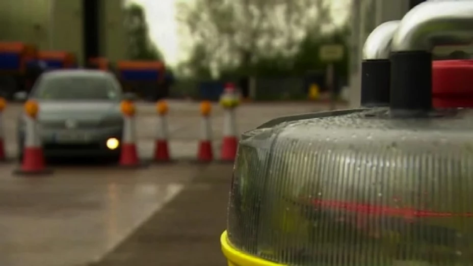Los conos gritones, tratarán de prevenir accidentes para los trabajadores de carreteras