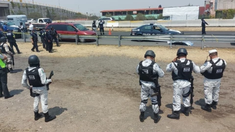 Balacera en la autopista México-Pachuca deja un policía muerto
