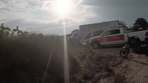 ÚLTIMA HORA | Hombre queda prensado tras fuerte accidente vehicular en Tlaquepaque HOY