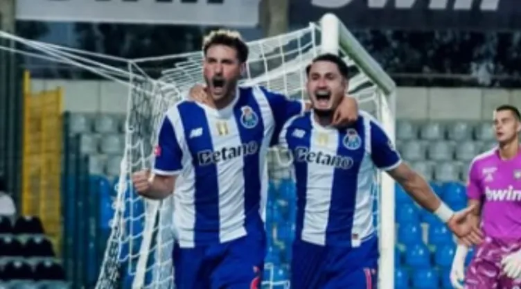 santiago-gimenez-3-factores-no-es-titular-porto.jpg