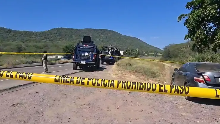 Encuentran dos hombres asesinados dentro de la cajuela de un carro a un costado del Splash Club en Culiacán .jpg
