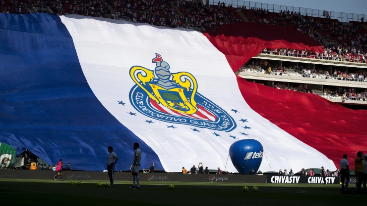 Chivas refuerzos