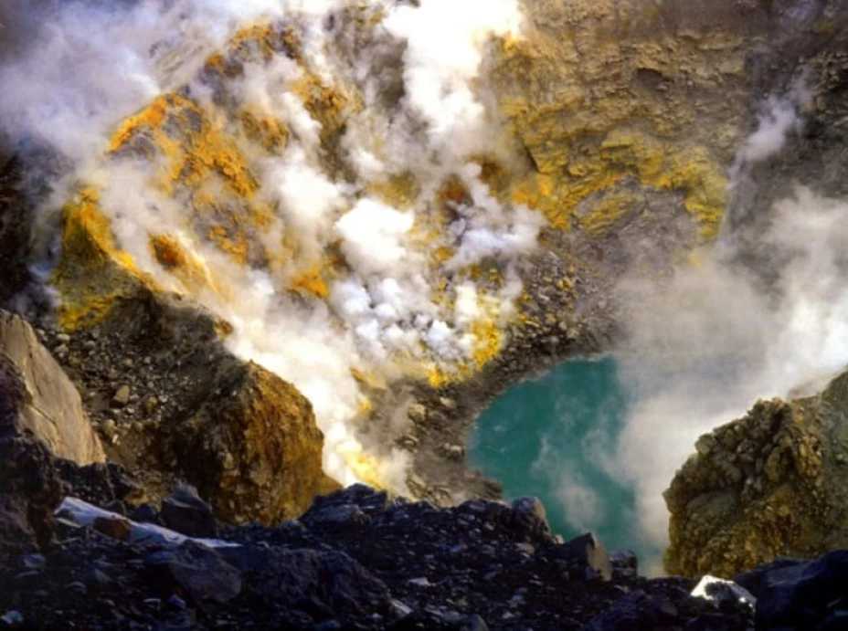 lago del volcán Popocatépetl