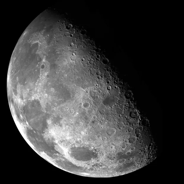 Luna, cola Tierra 3.jpg