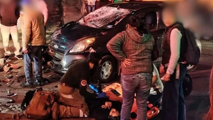 Aparatoso accidente dejó a dos mujeres lesionadas en Huamantla, Tlaxcala; vehículo las embistió