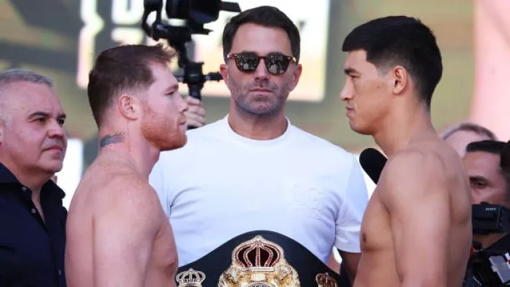 canelo-alvarez-and-wba-light-heavyweight-champion-dmitry-bivol-r-face-picture-id1395790806