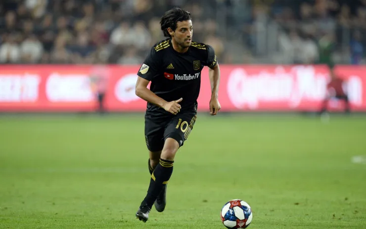 El jugador mexicano Carlos Vela durante un partido con el LAFC. Imagen: Reuters