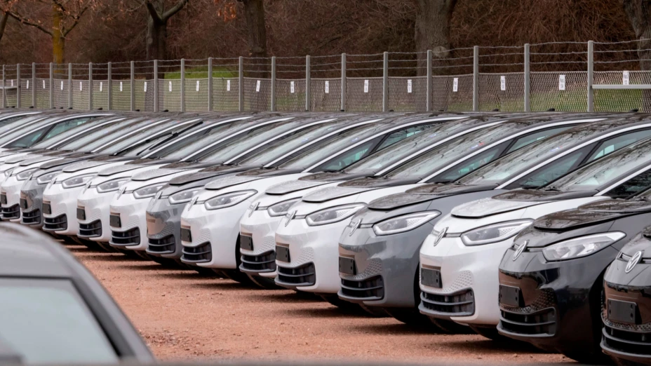 Vehículos eléctricos ID-3 en planta de Volkswagen, Alemania.