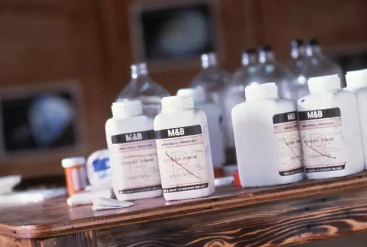 mujer-tailandia-envenenar-personas-cianuro