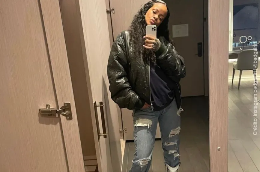 Rihanna espejo .jpg