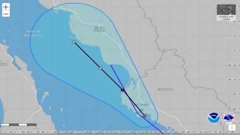 Sigue-la-trayectoria-en-vivo-de-la-tormenta-tropical-Ileana-se-espera-toque-tierra-esta-tarde