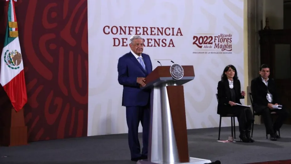 AMLO CPM 6 JUL 2022 JESUS RAMÍREZ Y ANA GARCÍA VILCHIS.jpeg