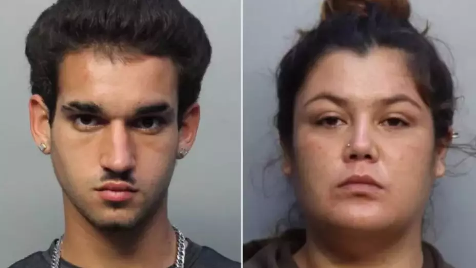 Dos reclusos tienen una hija