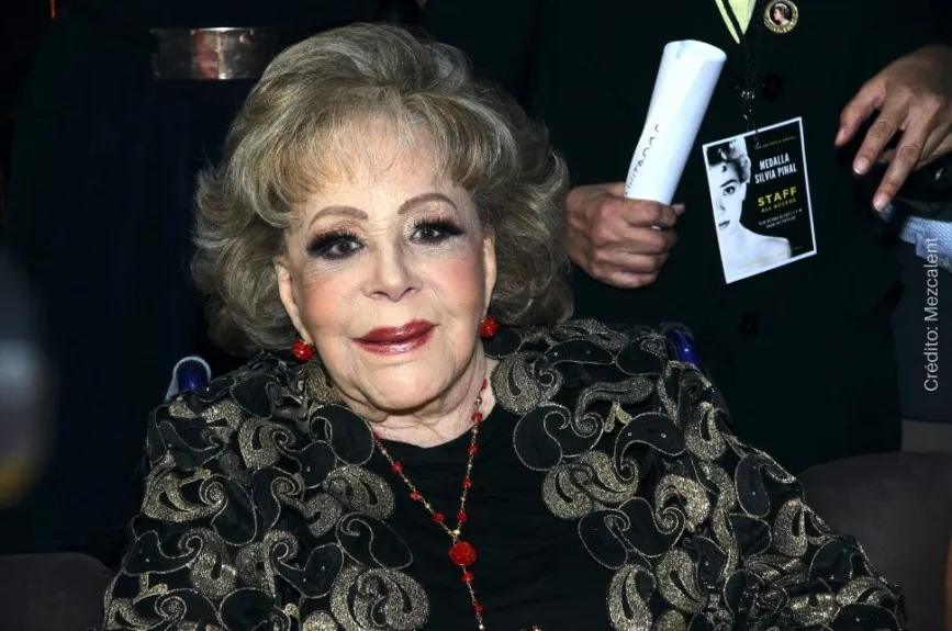 Silvia Pinal actualmente.jpg