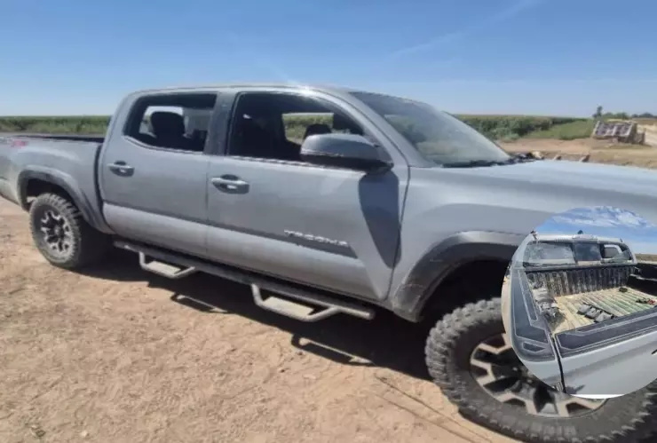 Aseguran camioneta baleada en Villa Juárez, Navolato.jpg
